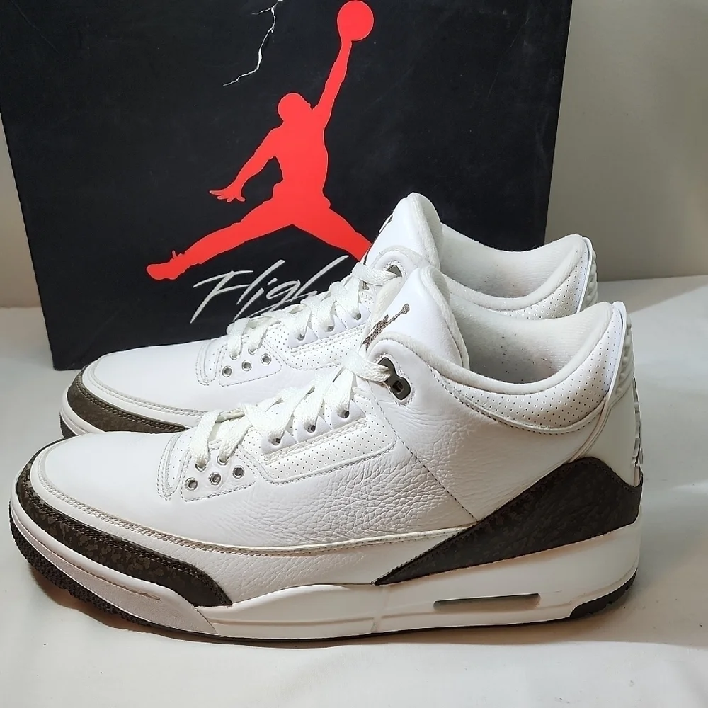 Jordan Retro Sneakers White with Black and Brown Details